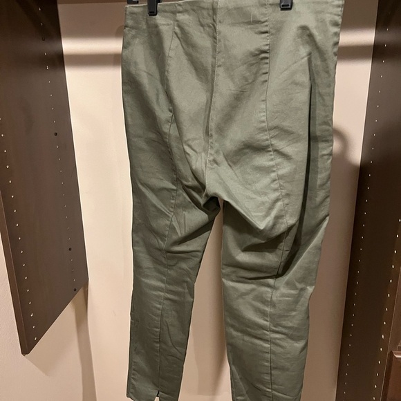 H&M Women's Olive Green Chinos - Picture 3 of 8